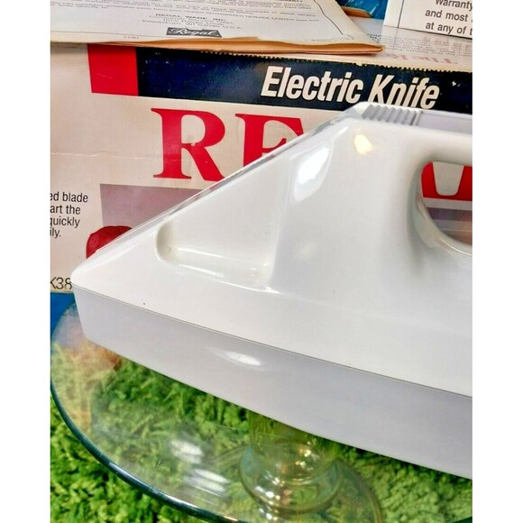 Regal Electric Knife V382 Serrated Steel Blades Works ORGINAL BOX. - Picture 6 of 7